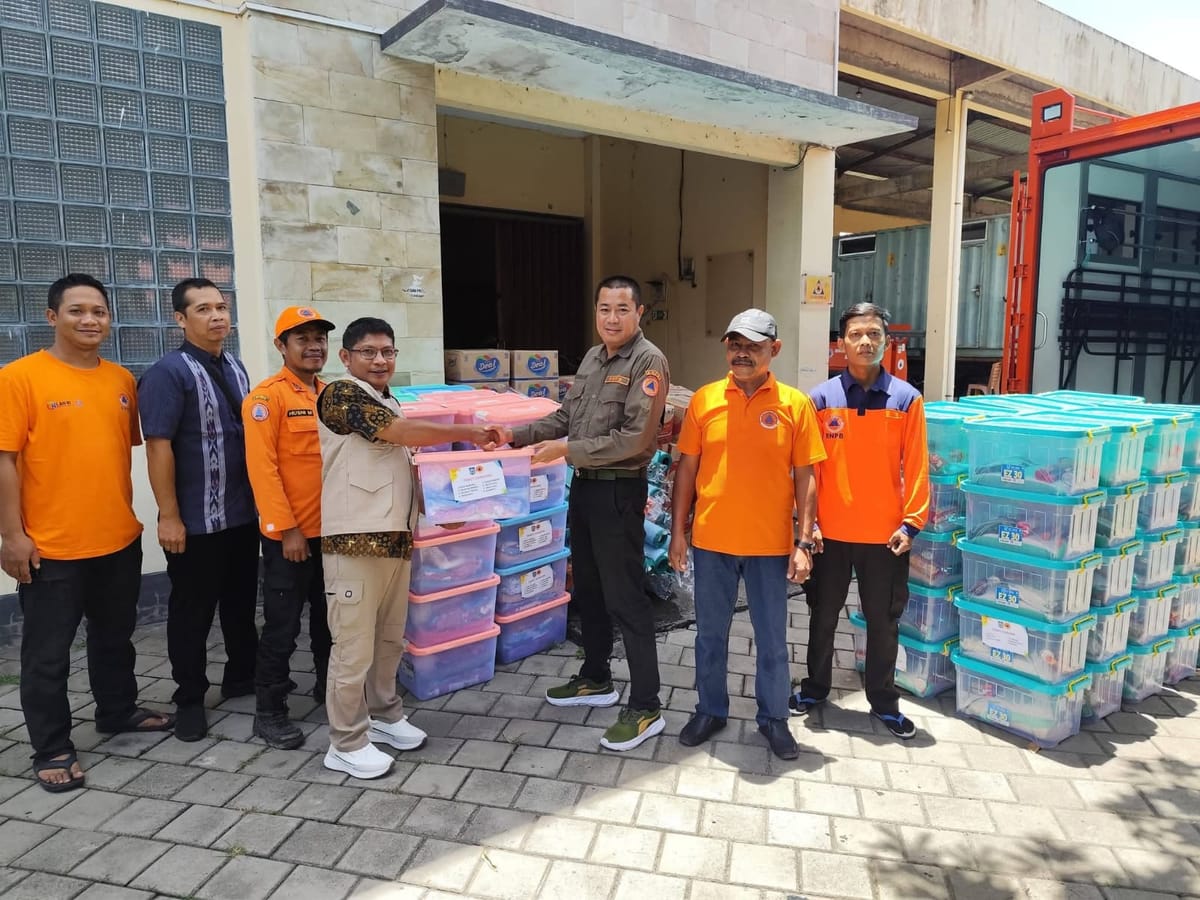 BPBD NTB Serahkan Bantuan Pasca Banjir di Lombok Timur