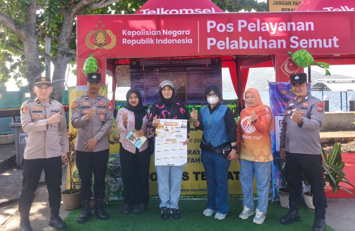 Promosi Program Genting PKB/PLKB Kota Ternate Bagikan Kalender 2026 di Posko Pelabuhan Mangga Dua