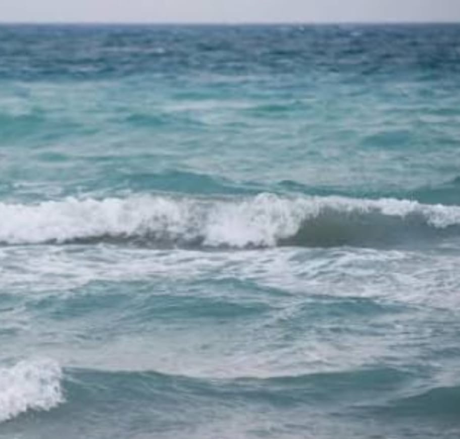 BMKG Keluarkan Peringatan Dini : Gelombang Tinggi Masih Menghantui Perairan Maluku Utara