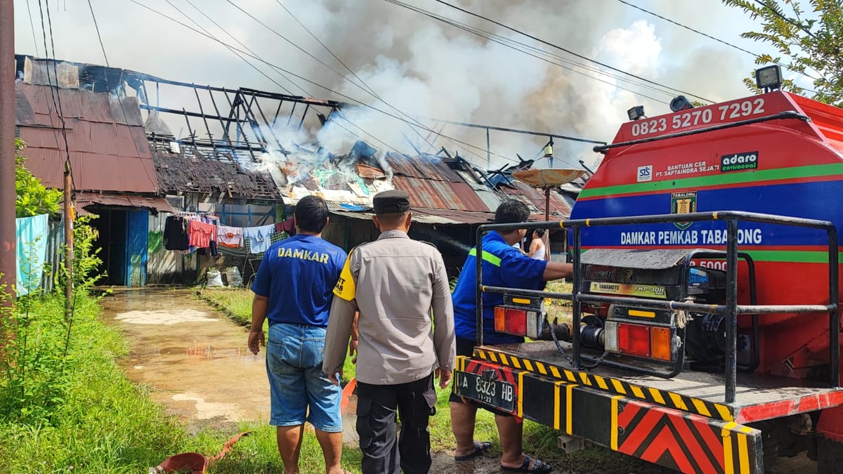 Blok Perumahan 10 Pintu Terbakar, Kerugian Capai Ratusan Juta Rupiah