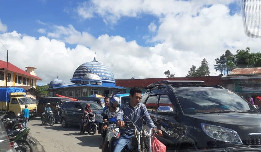 Libur Lebaran, Volume Kendaraan di Kawasan Wisata Solok Melonjak Signifikan