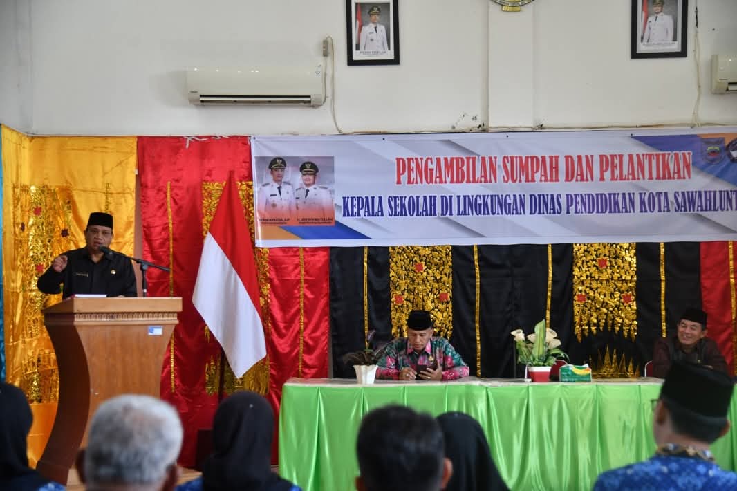Sekda Sawahlunto Lantik Delapan Kepala SD Negeri, Tekankan Kepemimpinan Inovatif di Tengah Tantangan Anggaran
