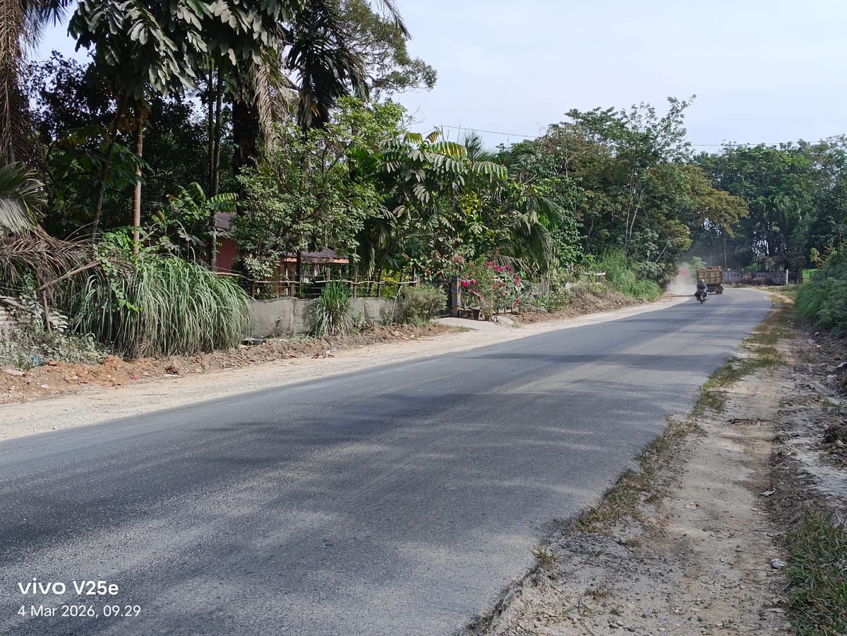 Perjuangan Bupati Berbuah Manis, Ruas Jalan Provinsi Teluk Kuantan–Cerenti Mulai Diperbaiki