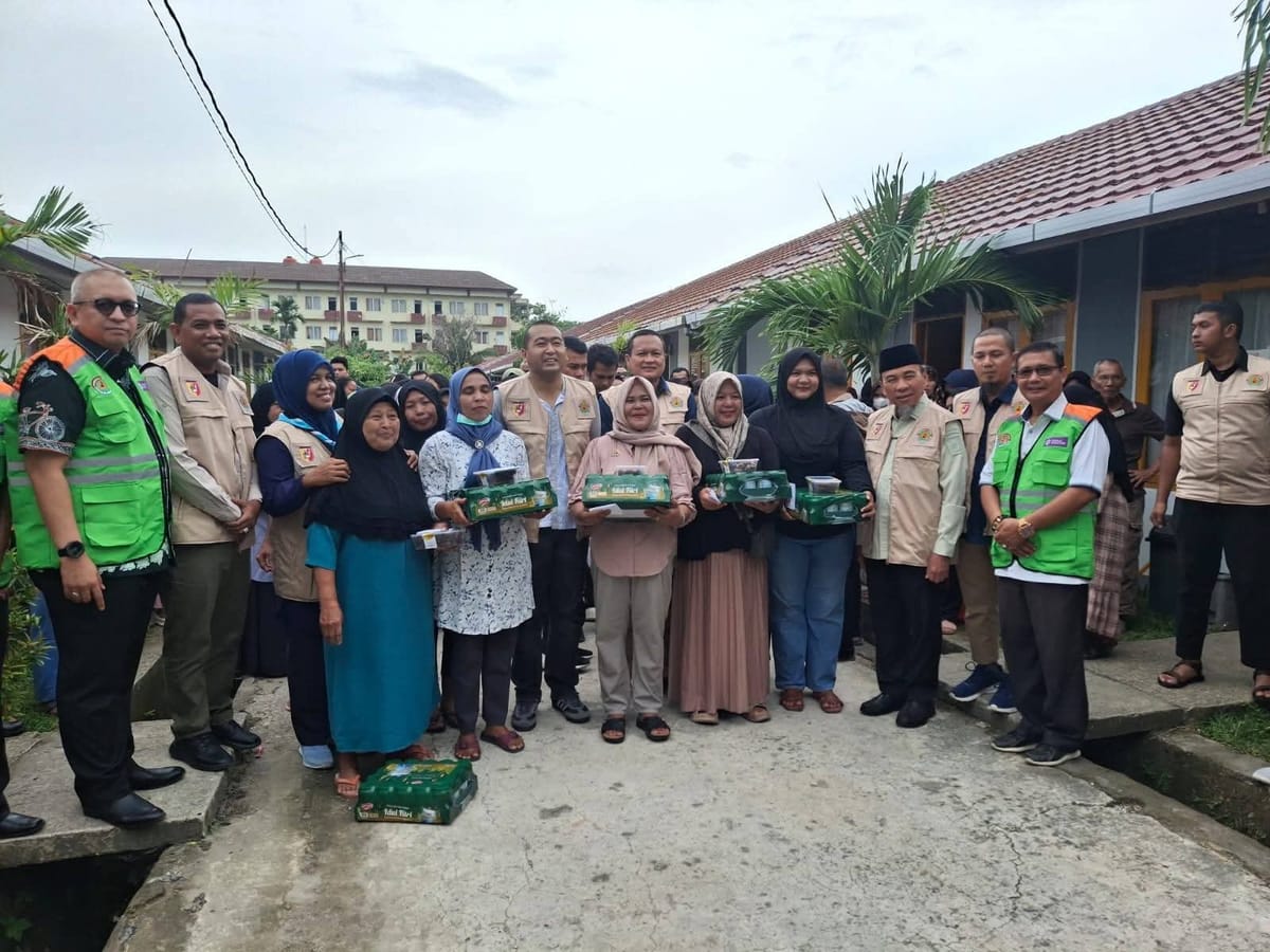 Kwarda 03 Gerakan Pramuka Sumbar Beri THR: Akhirnya, Korban Bencana Penghuni Huntara Berlebaran Juga