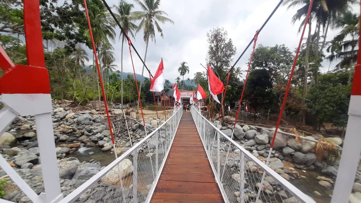 Jembatan Gantung Merah Putih Diresmikan, Anak-Anak di Kampung Guo Lebih Dekat ke Sekolah