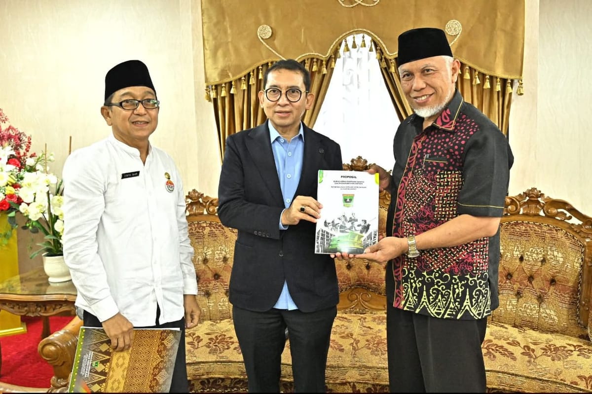 Gubernur Mahyeldi Serahkan Proposal Pembangunan Pusat Kebudayaan Sumbar Rp382,65 Miliar kepada Menteri Kebudayaan