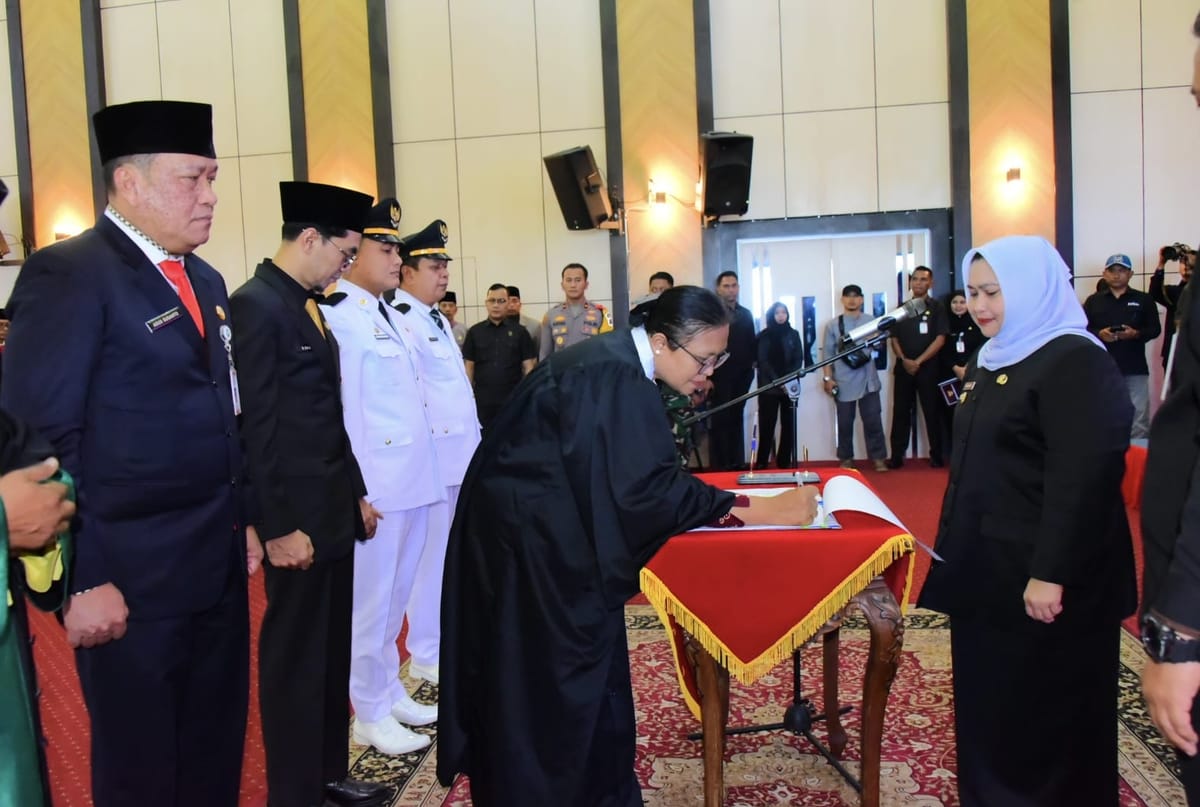 Bupati Kasmarni Lantik 271 Pejabat,Tekankan Jabatan Bukan Sekedar Status