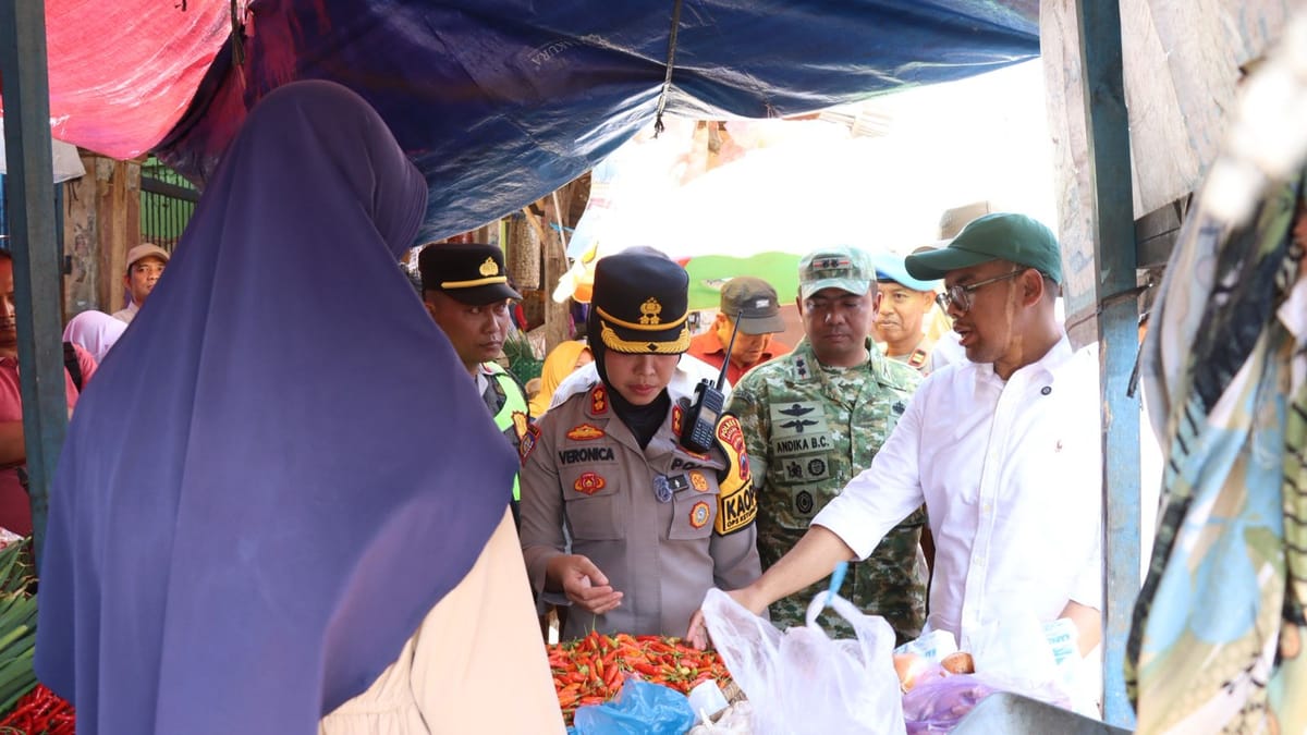 Bupati Batang Sidak Pasar, Pastikan Harga Pangan Stabil Jelang Lebaran