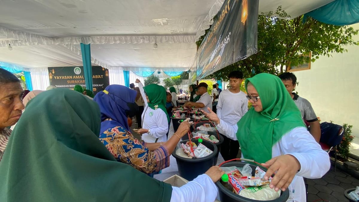 Aksi Peduli, Yayasan Amal Sahabat Surakarta Bagikan 3.026 Paket sembako