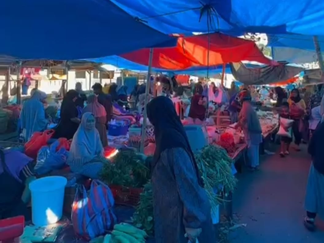 Pasar Sawahlunto Menggeliat Stok Aman Pembeli Membludak