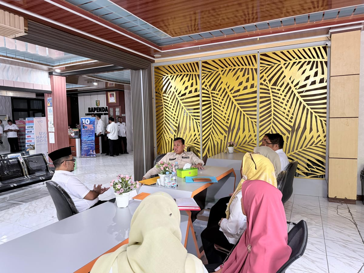 Hari Pertama Masuk Kantor, Bupati Kuansing 
Ingatkan Aparatur  Tingkatkan Disiplin dan Kualitas Pelayanan Masyarakat