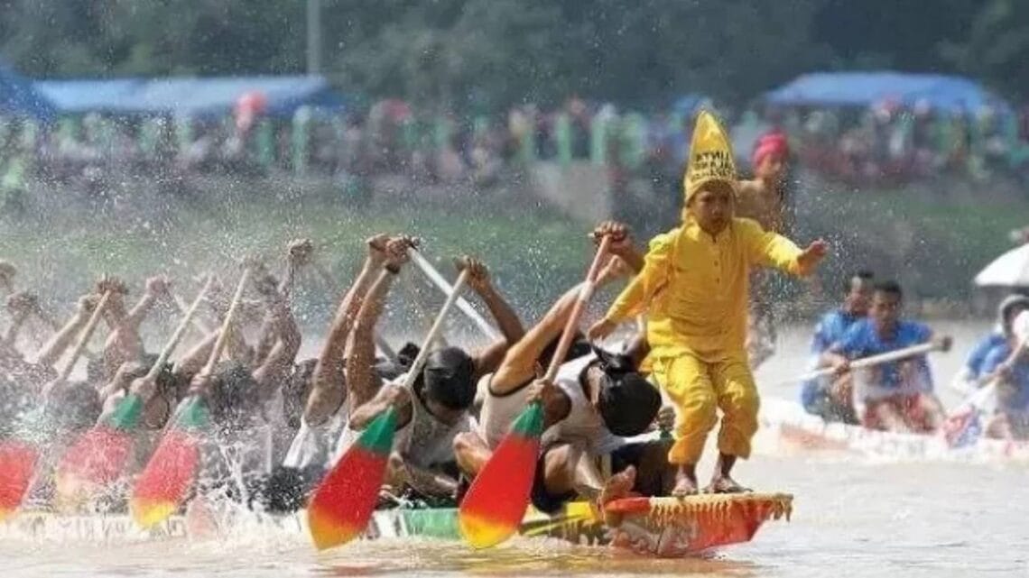 Ketua Komisi III DPRD Kabupaten Kuansing Maulana Imam Saleh Buka Pacu Jalur Pulau Panjang Inuman