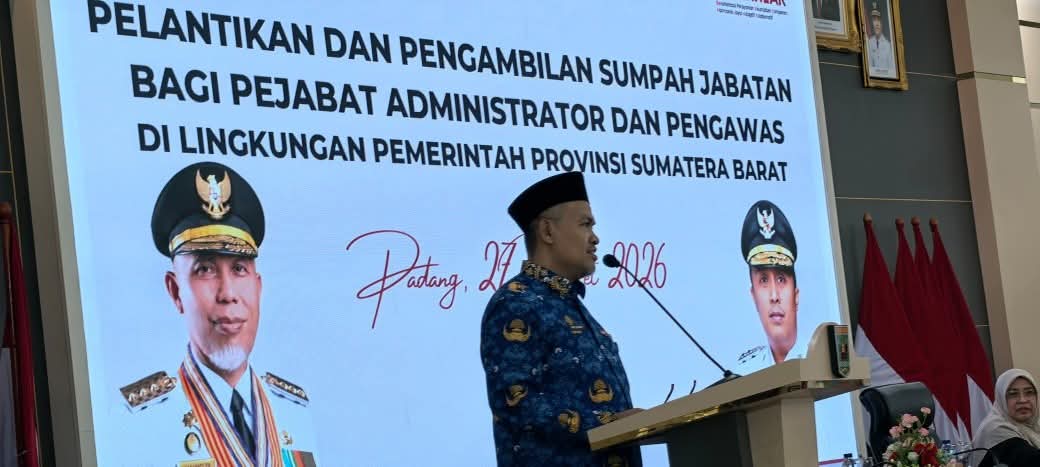 Sekdaprov Sumbar Lantik 44 Pejabat Administrator dan Pengawas, Penempatan Jabatan Gunakan Manajemen Talenta