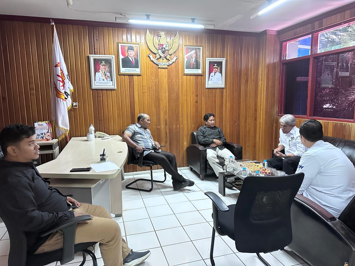 Staf Khusus KONI Pusat John Lubis Kunjungi KONI Sumbar, Tekankan Kunci Pembinaan Olahraga