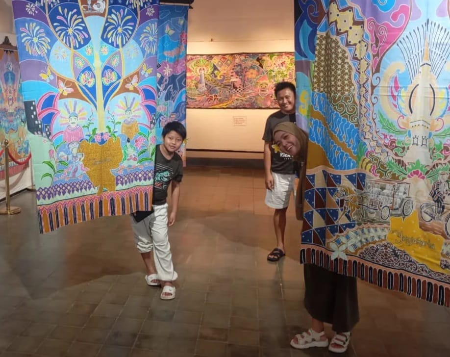 Pameran Kekayaan Batik dari Berbagai Daerah Dalam Satu Ruang Pamer