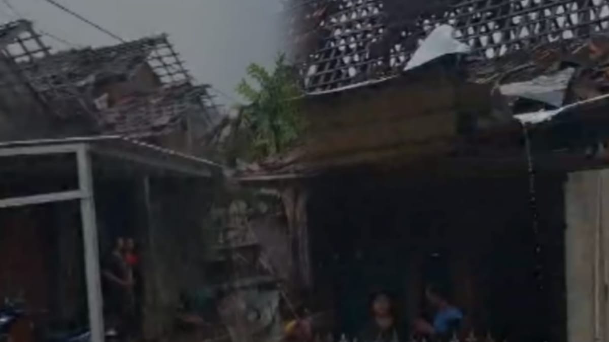 Puting Beliung di Pati Rusakkan Puluhan Rumah