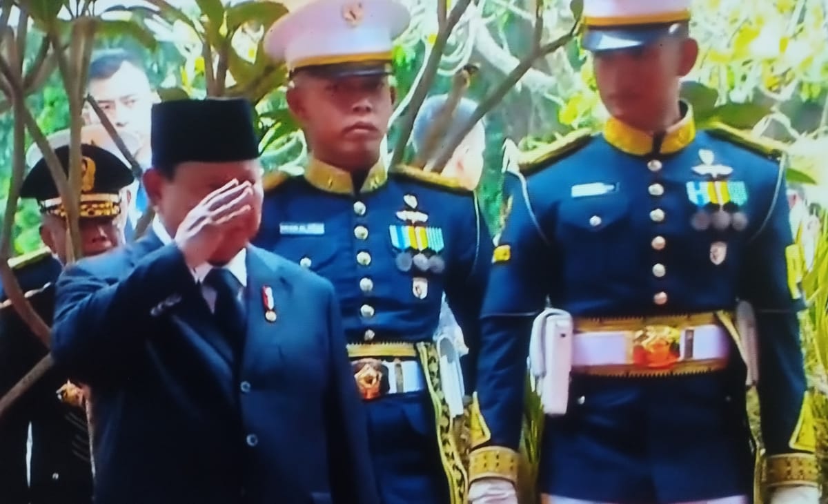 Presiden Prabowo Subianto Inspektur Upacara Pemakaman Wapres ke-6 RI Try Sutrisno
