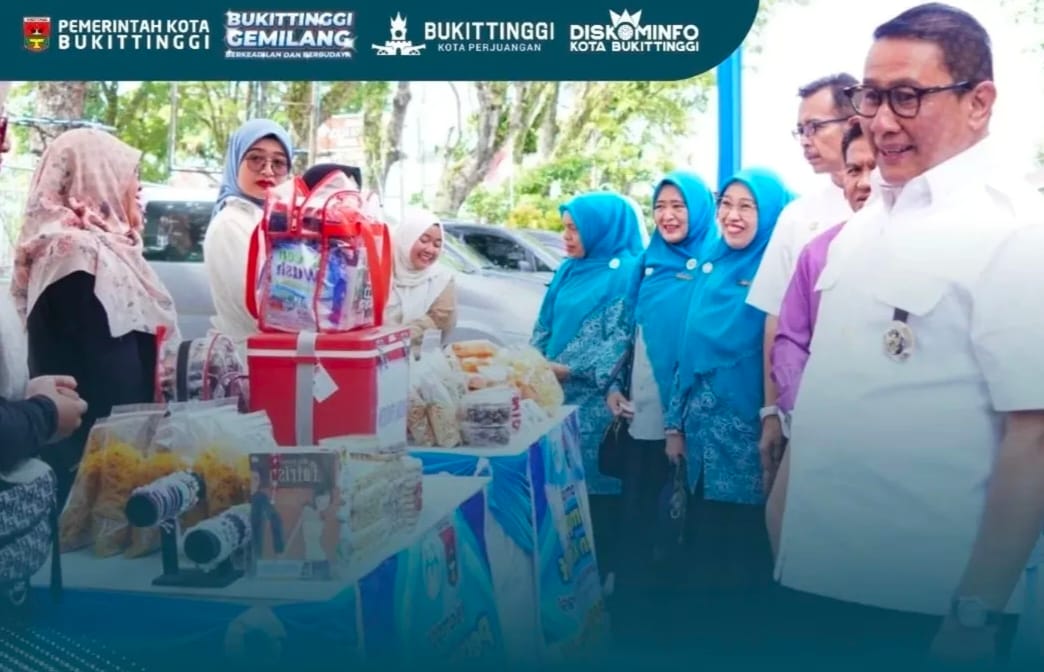 TP PKK Bukittinggi Gelar Bazar Pasar Murah Peringati HKG ke-54 dan Sambut Idul Fitri 1447 H
