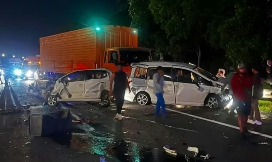 Kecelakaan  Beruntun di KM 93 Ruas Tol Cipularang Arah Jakarta, Jasa Marga Segera Lakukan Penanganan