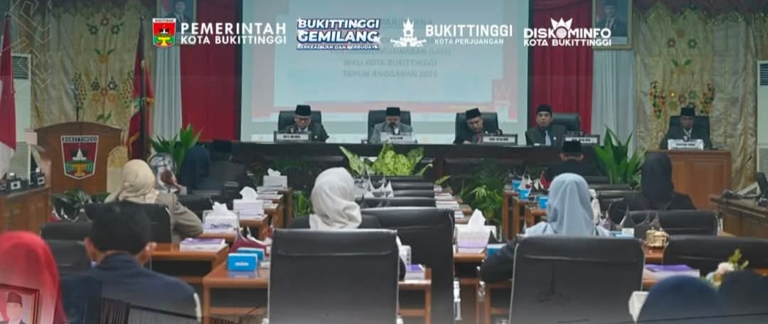 Wawako Bukittinggi Hantarkan LKPJ Tahun 2025