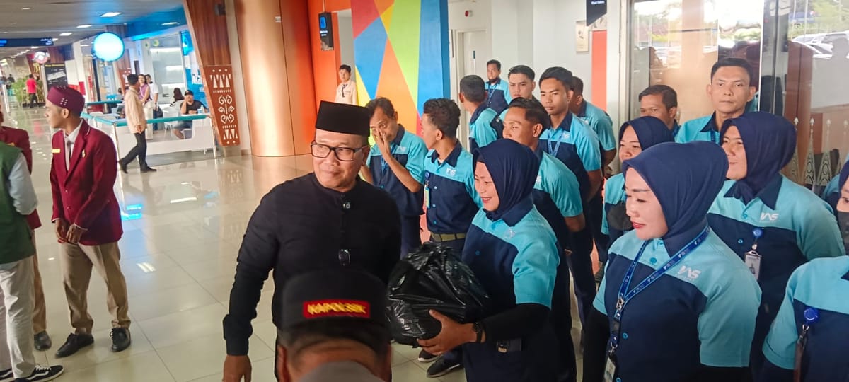 Tanpa APBD, Bupati Kubu Raya Galang 35 Ribu Paket Bantuan Ramadan