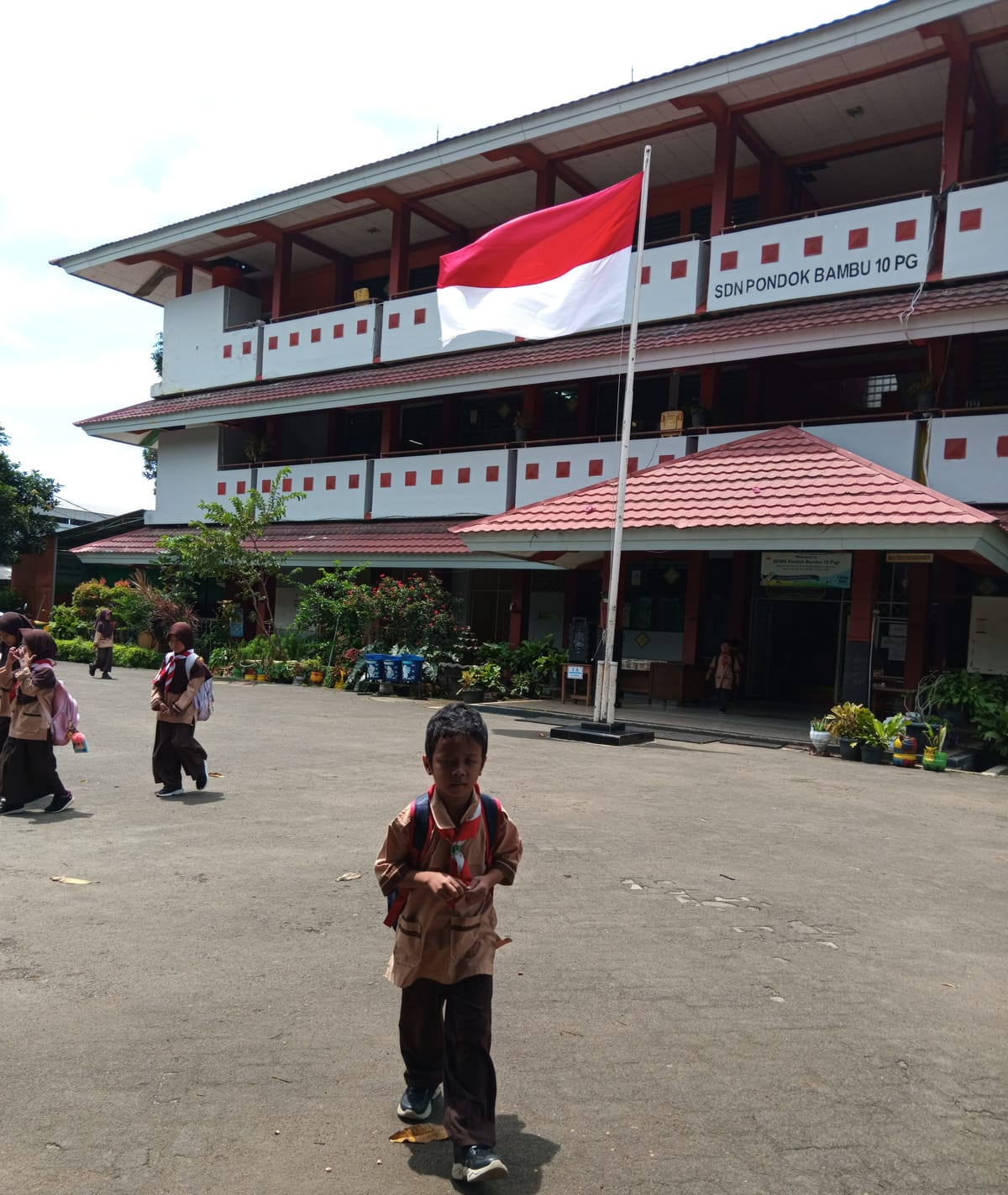 "Belajar Online Batal, Rindu Teman Sekolah Terobati"