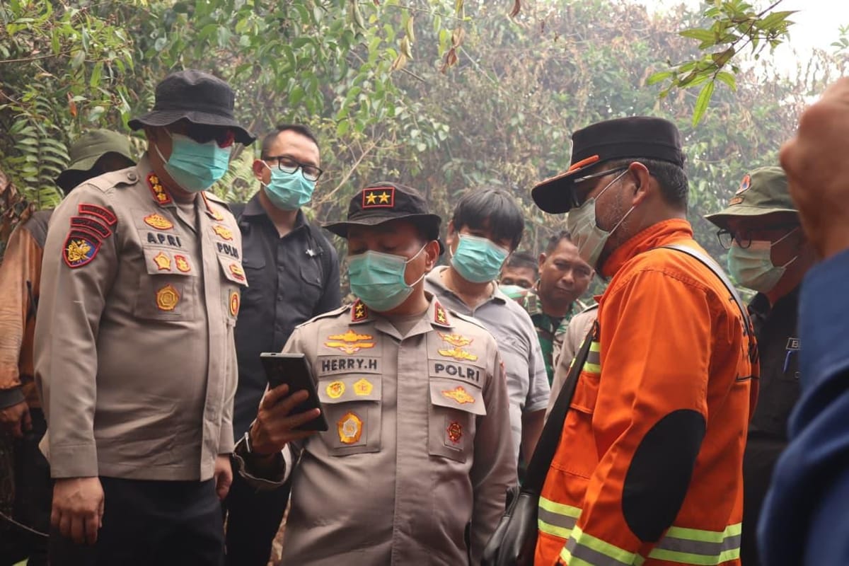 Kapolda Riau Turun Langsung ke Bengkalis Pastikan Pemadaman Karhutla Berjalan Maksimal