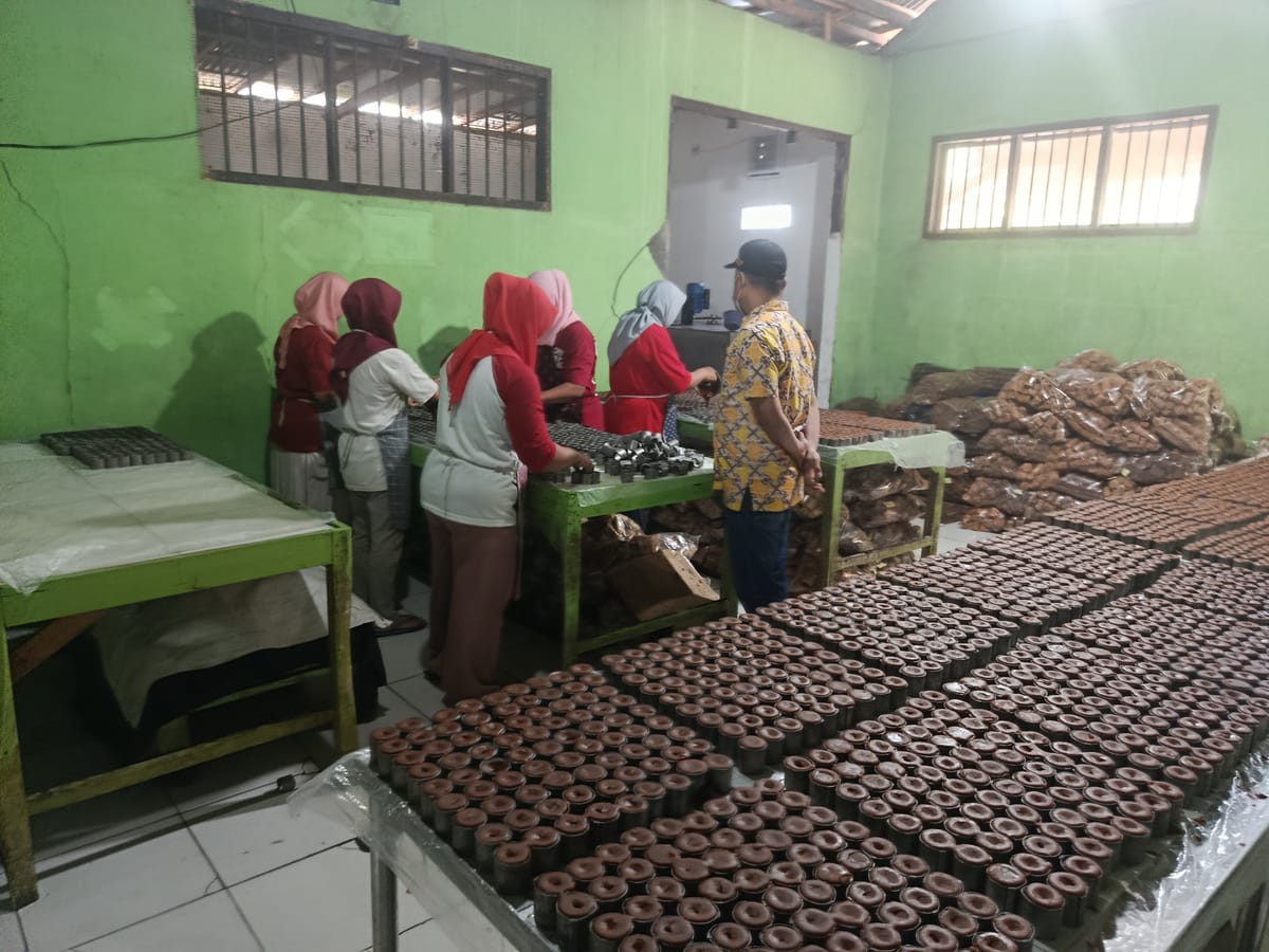 Dari Nira ke Dunia: Kisah Desa Kalisalak Menembus Pasar Ekspor