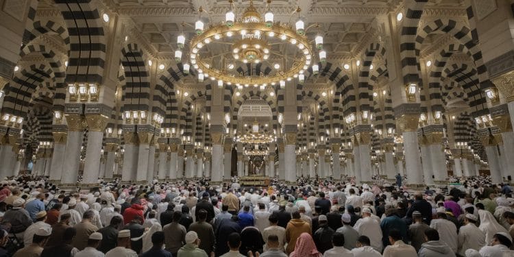 Kabar Duka dari Tanah Suci : 2 Jemaah Indonesia Wafat, 54 Dirujuk, Masjid Nabawi Padat dan Panas