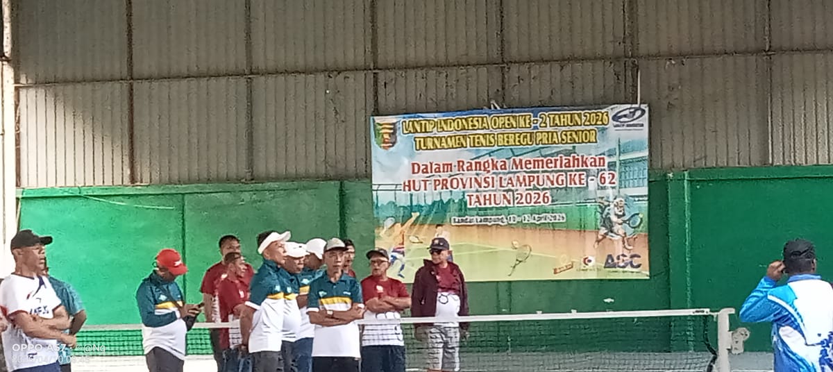 Pemukulan Bola Pertama Oleh Kasdam XXI/Radin Inten Menandai Dimulainya Turnamen Tenis Beregu Senior Lantip Indonesia Open Ke 2 Tahun 2026