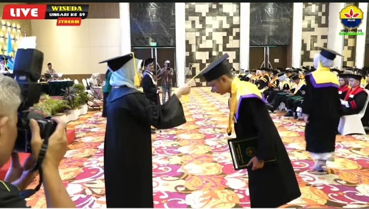 Dengan IPK 3,97  Neneng Anggraini, Prodi Manajemen Fakultas Ekonomi, Jadi Lulusan Terbaik UNIBARI Jambi