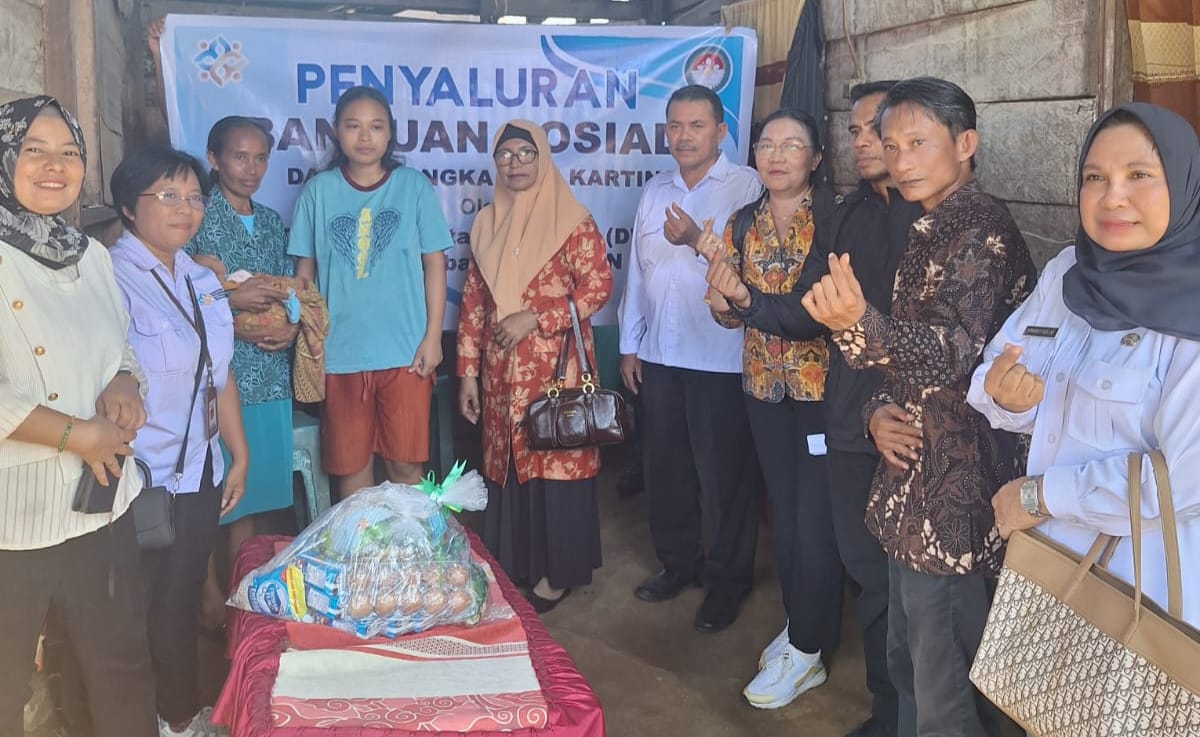 Kemendukbangga/BKKBN Malut Salurkan Bantuan Sosial Genting Untuk KRS di Halmahera Utara