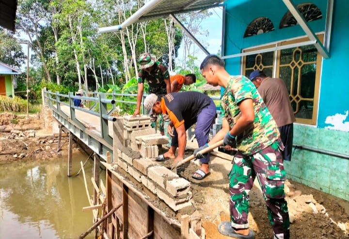 Kebersamaan TNI-Rakyat Dorong Percepatan Pembangunan Jembatan Garuda