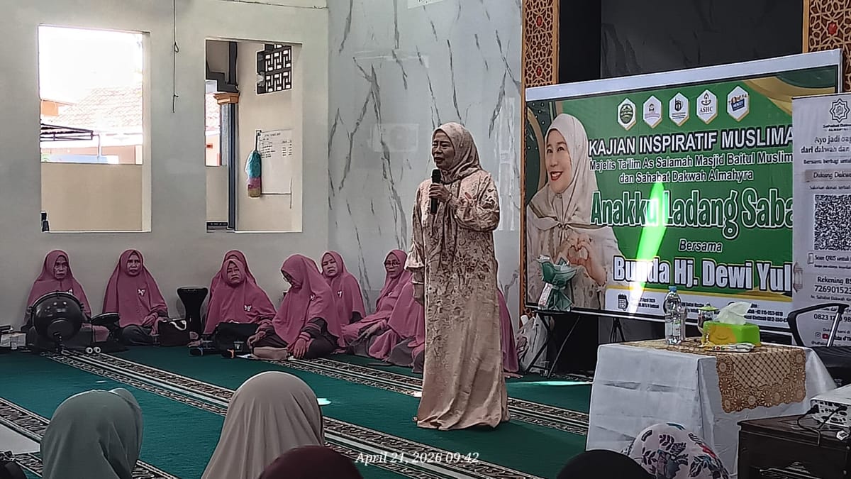 Kedatangan Dewi Yull, Para Muslimah Jember Antusias Ikuti Kajian Inspiratif
