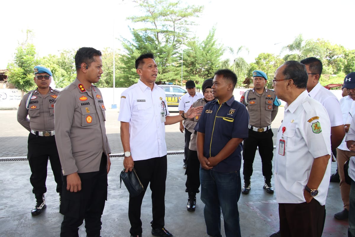 Sidak SPBU dan SPBE, Kapolres Sumenep Tegaskan Stok Aman, Isu Kenaikan Hoaks