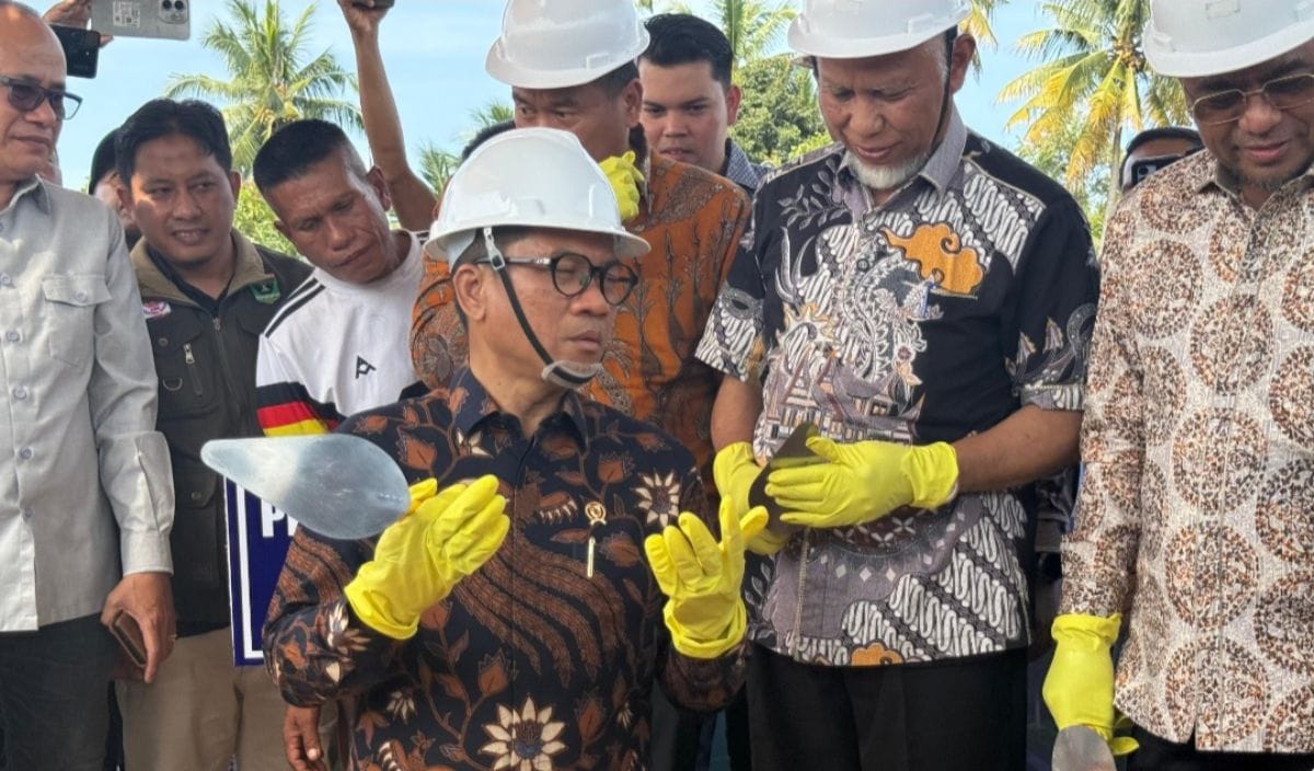 Akademi Sepak Bola Pesantren Pertama di Sumatera Hadir di Pariaman, Menteri Desa Letakkan Batu Pertama Pembangunan Gedung