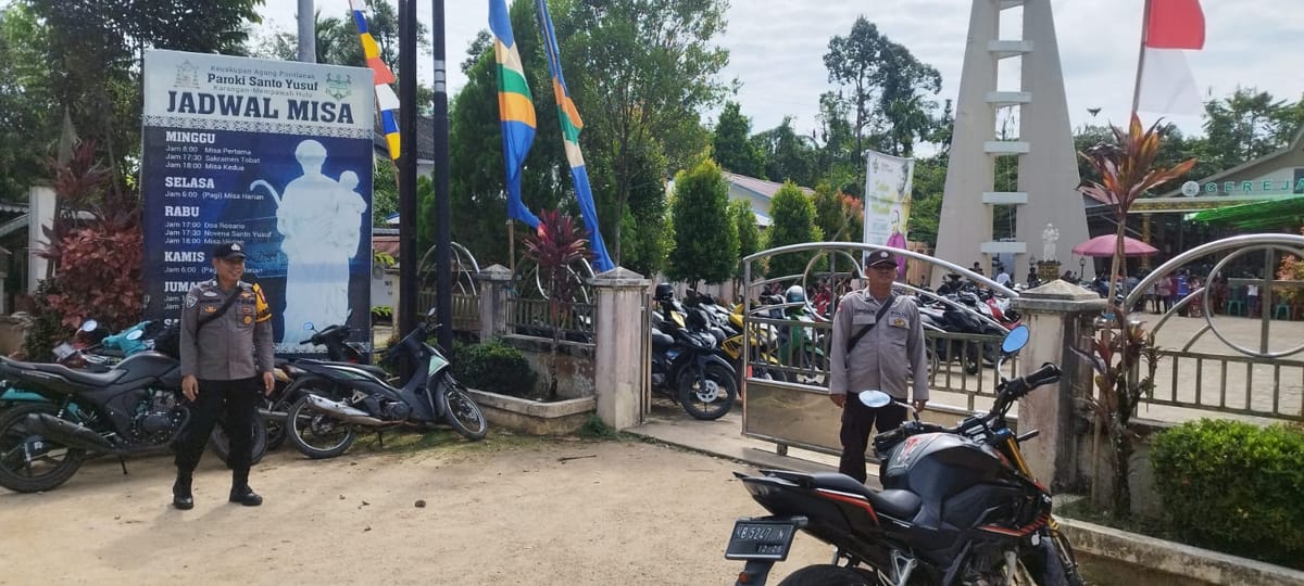 Di Balik Khusyuk Ibadah Paskah, Ada Pengabdian yang Senyap