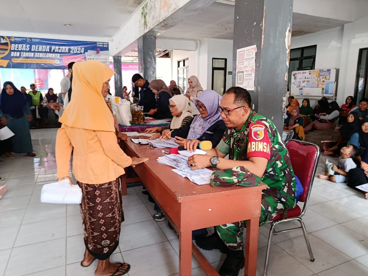 PMKS Kecamatan Sumbersari Pantau Langsung Penyaluran Bantuan Pangan di Kelurahan Kebonsari