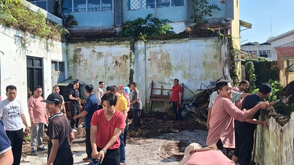 Gerakan Indonesia ASRI , Disnaker Jember Bersih-Bersih Lingkungan