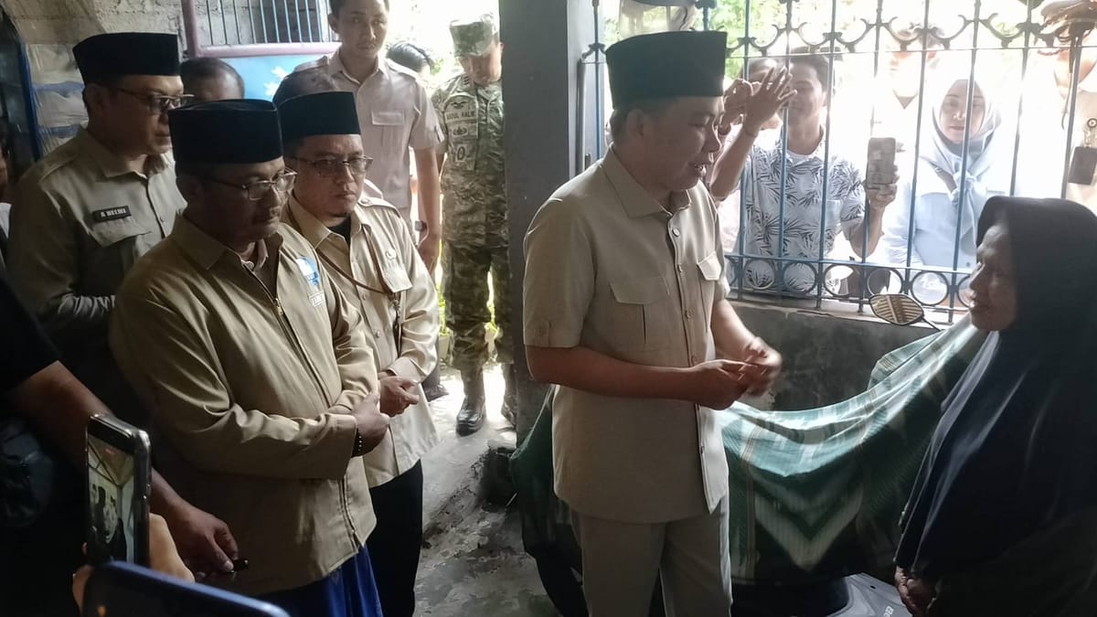 Kunjungi Rumah Penerima Bantuan Pangan, Bupati Jember Sampaikan Salam Presiden Prabowo