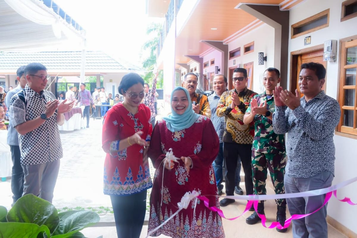 Resmikan Defa Kostel Mandau, Bupati Bengkalis Dukung Hunian Modern Berkonsep Hotel