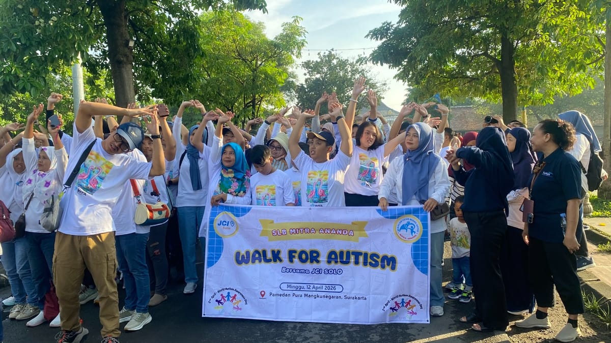 Walk For Autism, Libatkan 1.000 Peserta Keliling Puro Mangkunegaran Solo