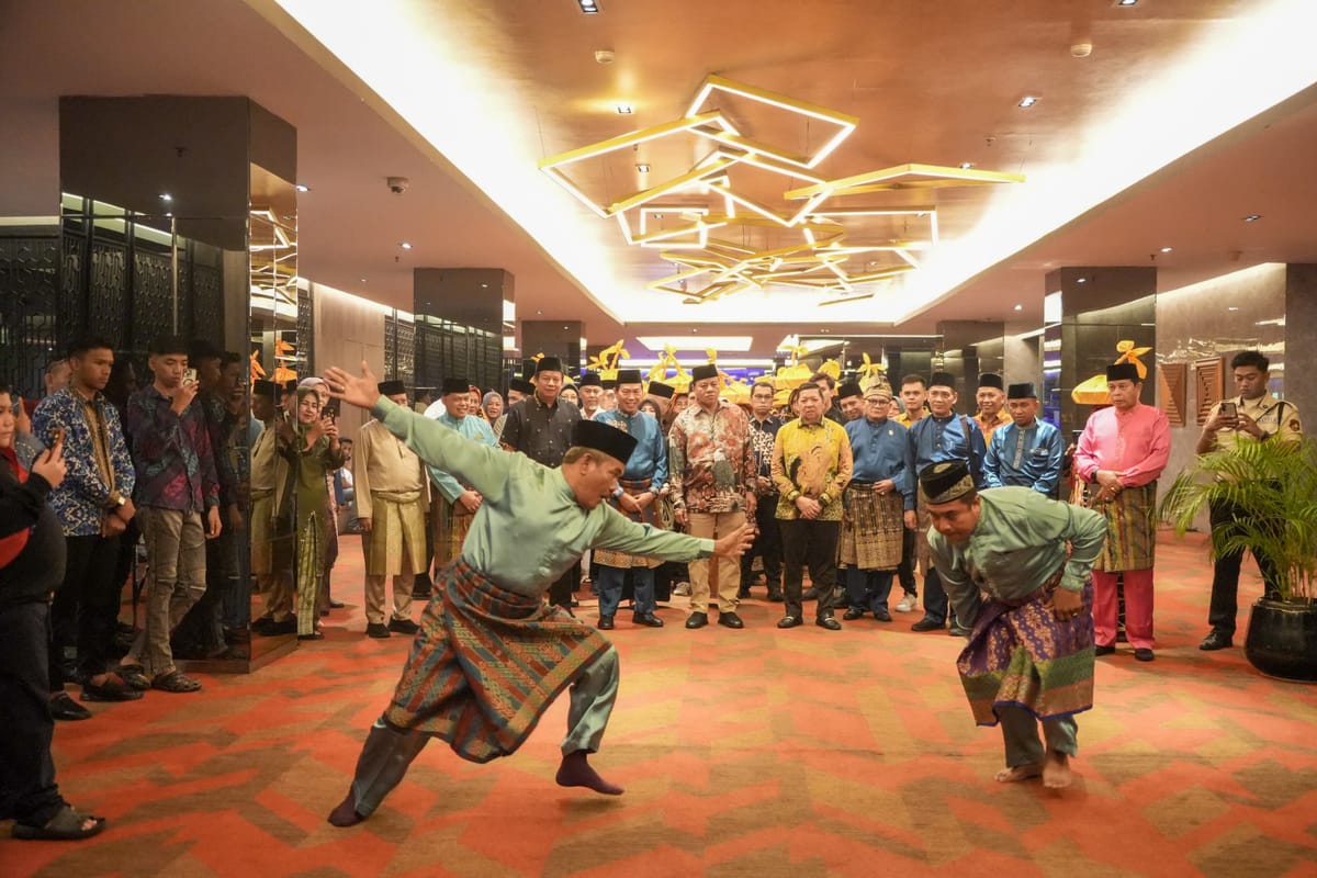 Hadiri Acara Halal Bihalal IKKS Pekanbaru, Bupati Kuansing: Fokus Utama Arah Pembangunan Melahirkan Generasi Unggul