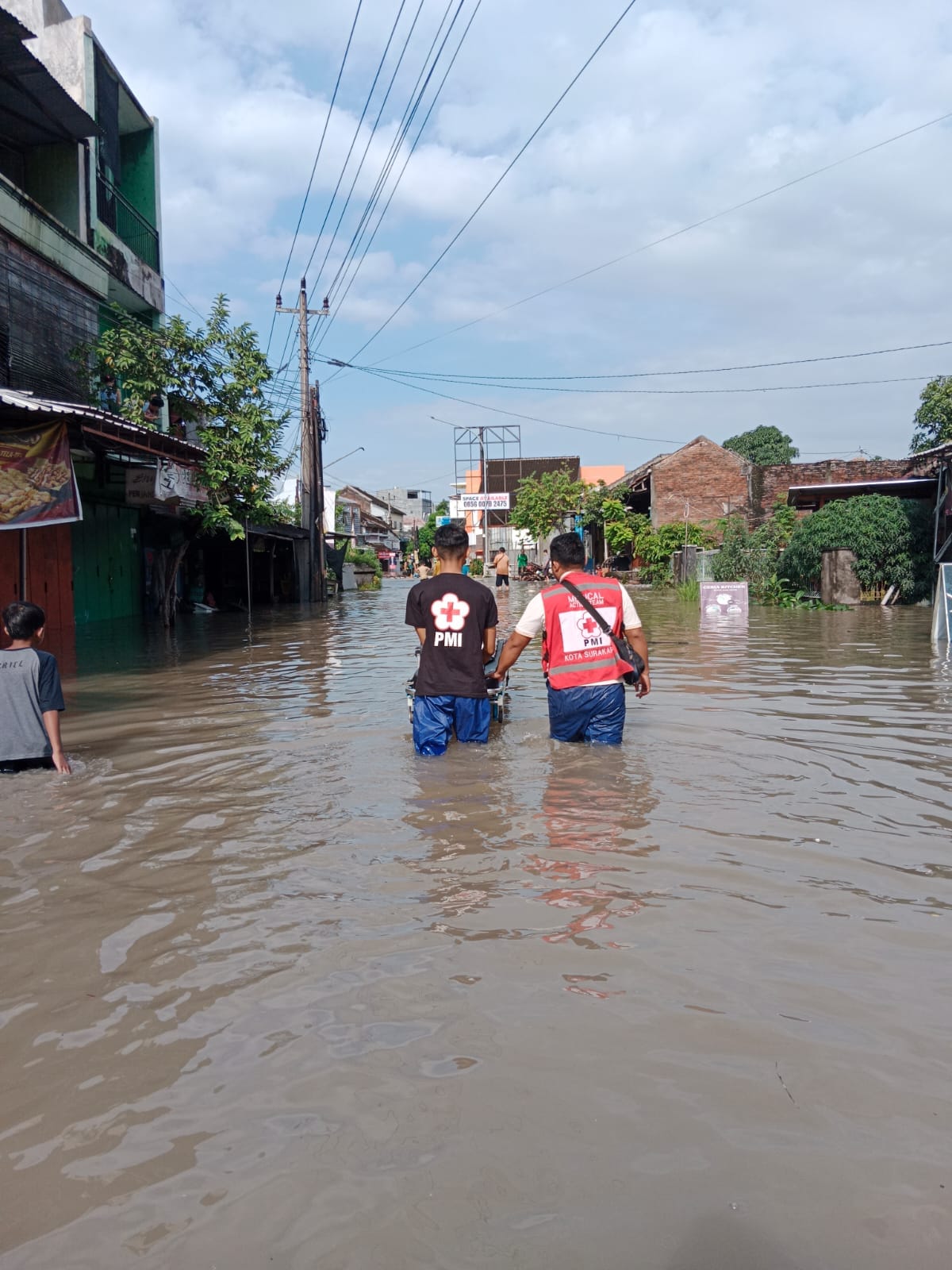 Hujan Deras Semalam, Banjir Melanda Solo Selatan.