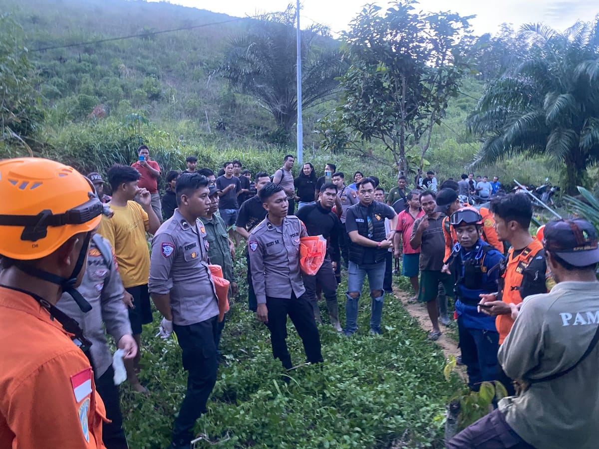 Helikopter PK-CFX Ditemukan di Perbukitan Sekadau, Evakuasi Tertunda Medan Ekstrem