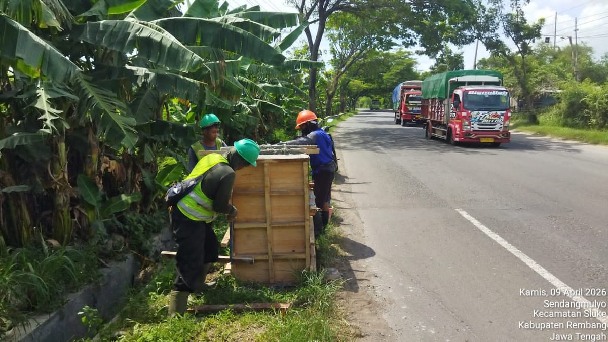 Pemkab Rembang  Memperoleh 132 LPJU Menyasar Titik Tanpa Penerangan Memadai