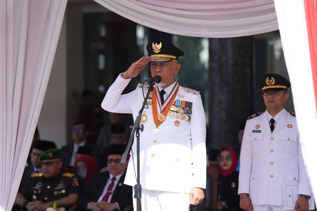 Pimpin Upacara Hari Otonomi Daerah Tingkat Provinsi, Gubernur Mahyeldi Tekankan Pentingnya Inovasi dan Kemandirian Daerah