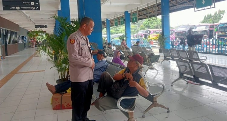 Kehadiran Polisi Ditengah Keramaian Suatu Bentuk Nyata Membangun Kepercayaan Masyarakat