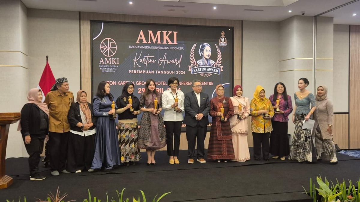 Rosarita Niken Widiastuti, Anggota Dewan Pers Mendapatkan Penghargaan Sebagai Tokoh Literasi Digital dan Penjaga Etika Informasi Publik