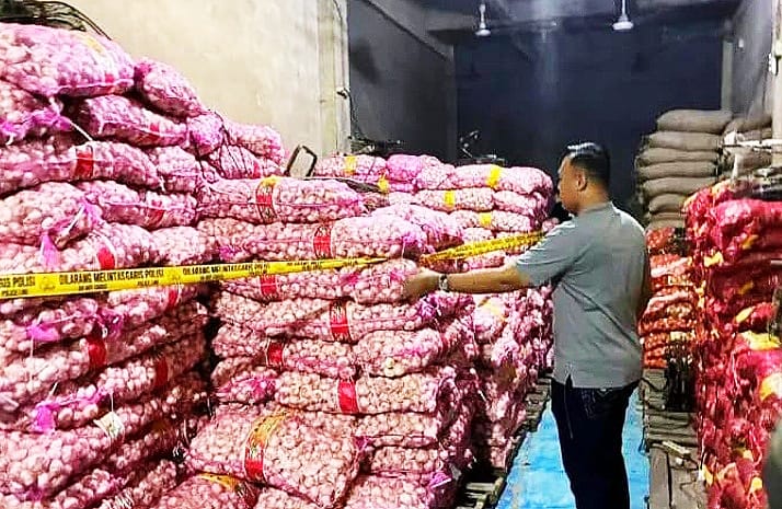 Bareskrim Bongkar 23 Ton Bahan Pangan Ilegal di Pontianak